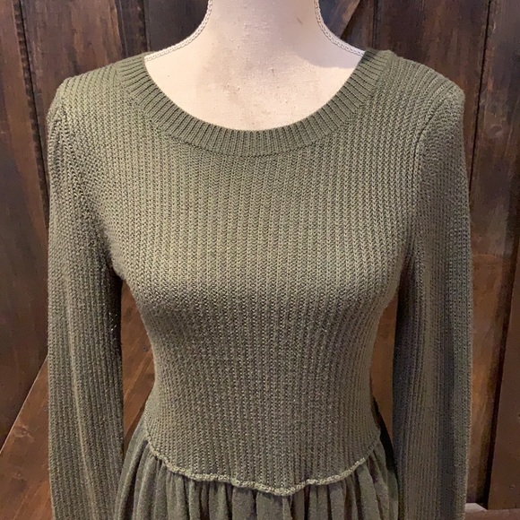 Grey & Gray green knit top with attached skirt - Picture 2 of 10